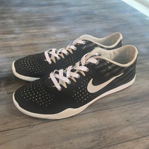 Nike sneakers size 8 black and white